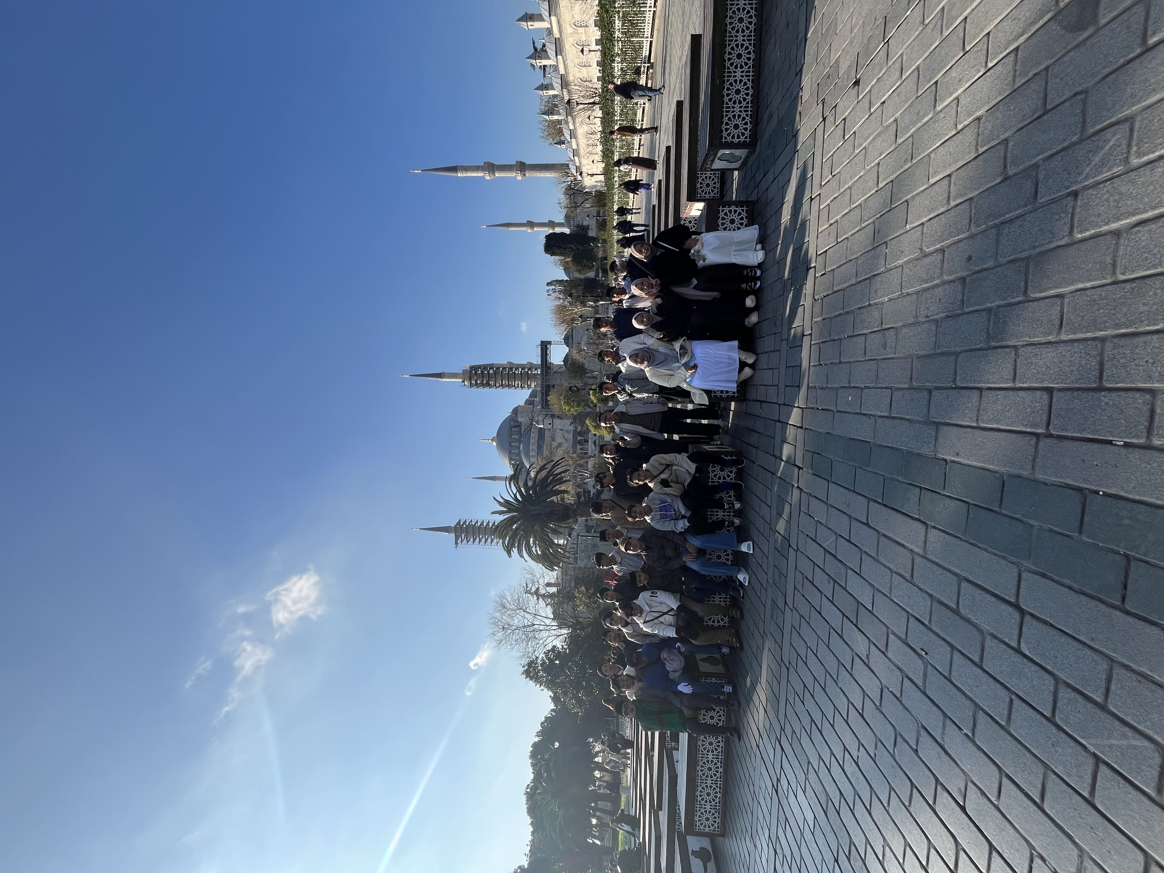 Potret perjalanan peserta Maulana Center